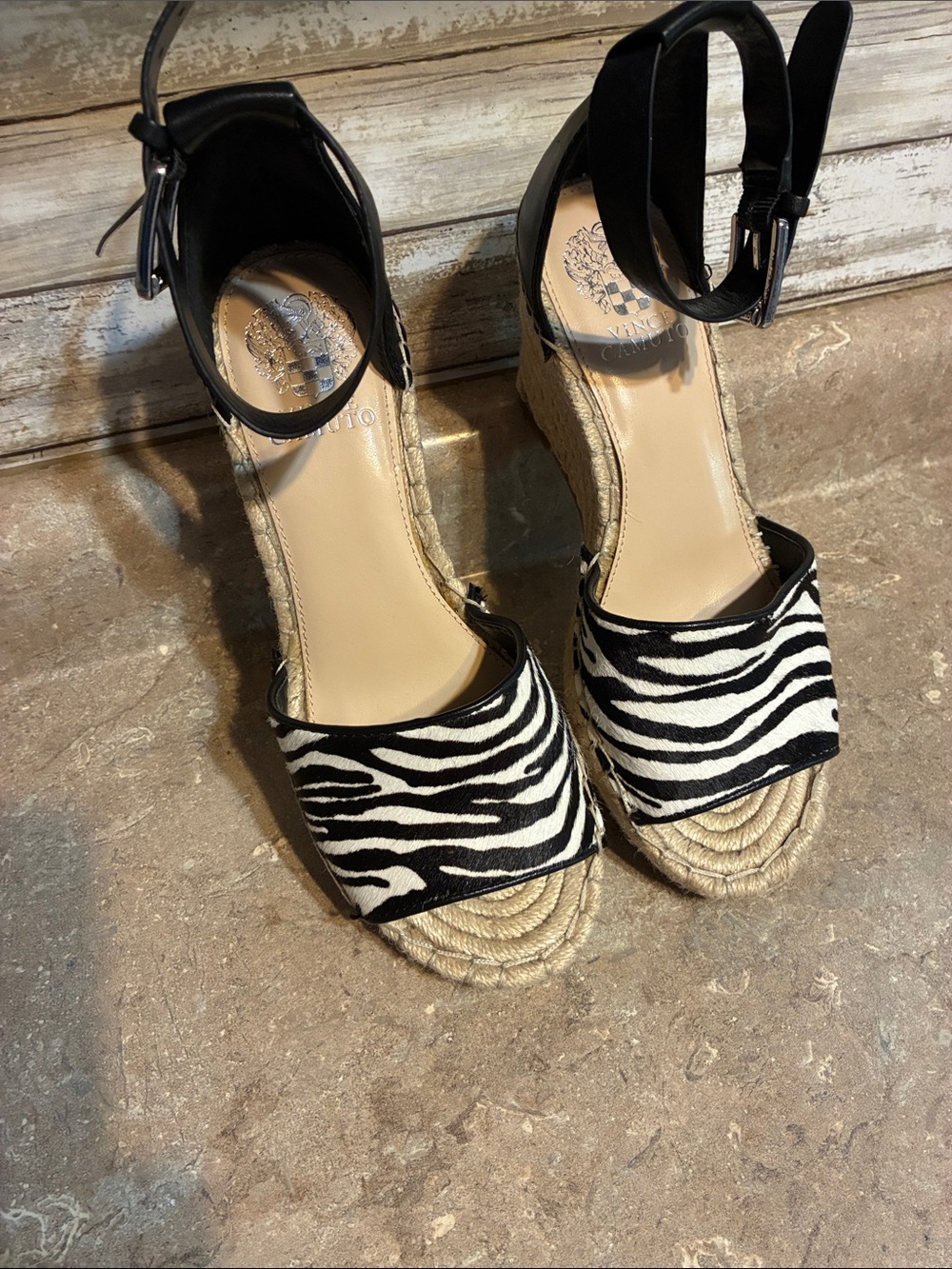 Vince Camuto Size 9 Black and White Zebra Espadrille Wedge Sandals